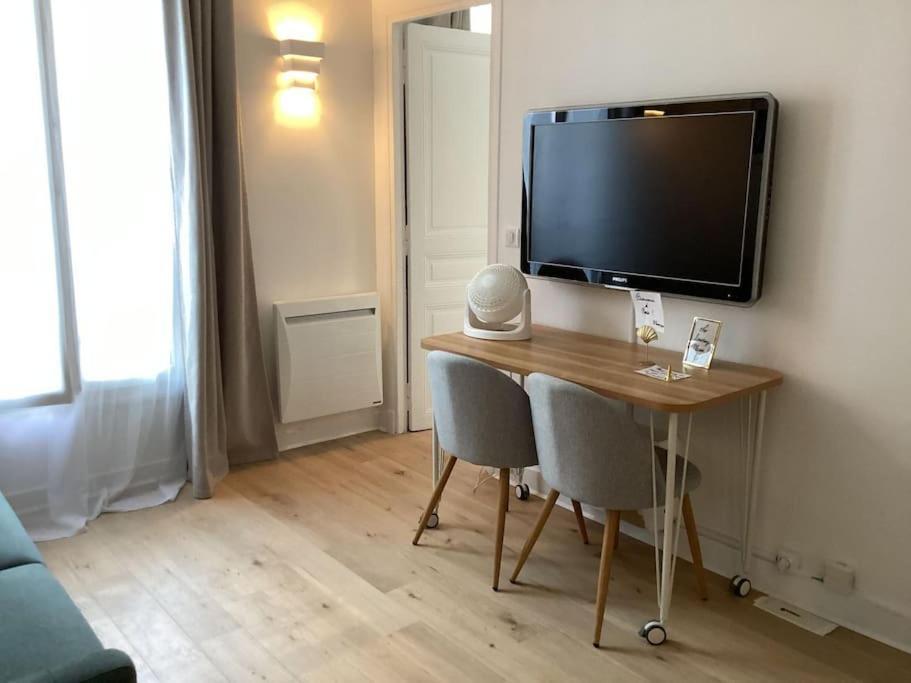 Cocon Chic Parisien Niche Au Coeur De Montmartre Appartement