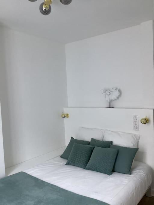 Cocon Chic Parisien Niche Au Coeur De Montmartre Appartement Paris